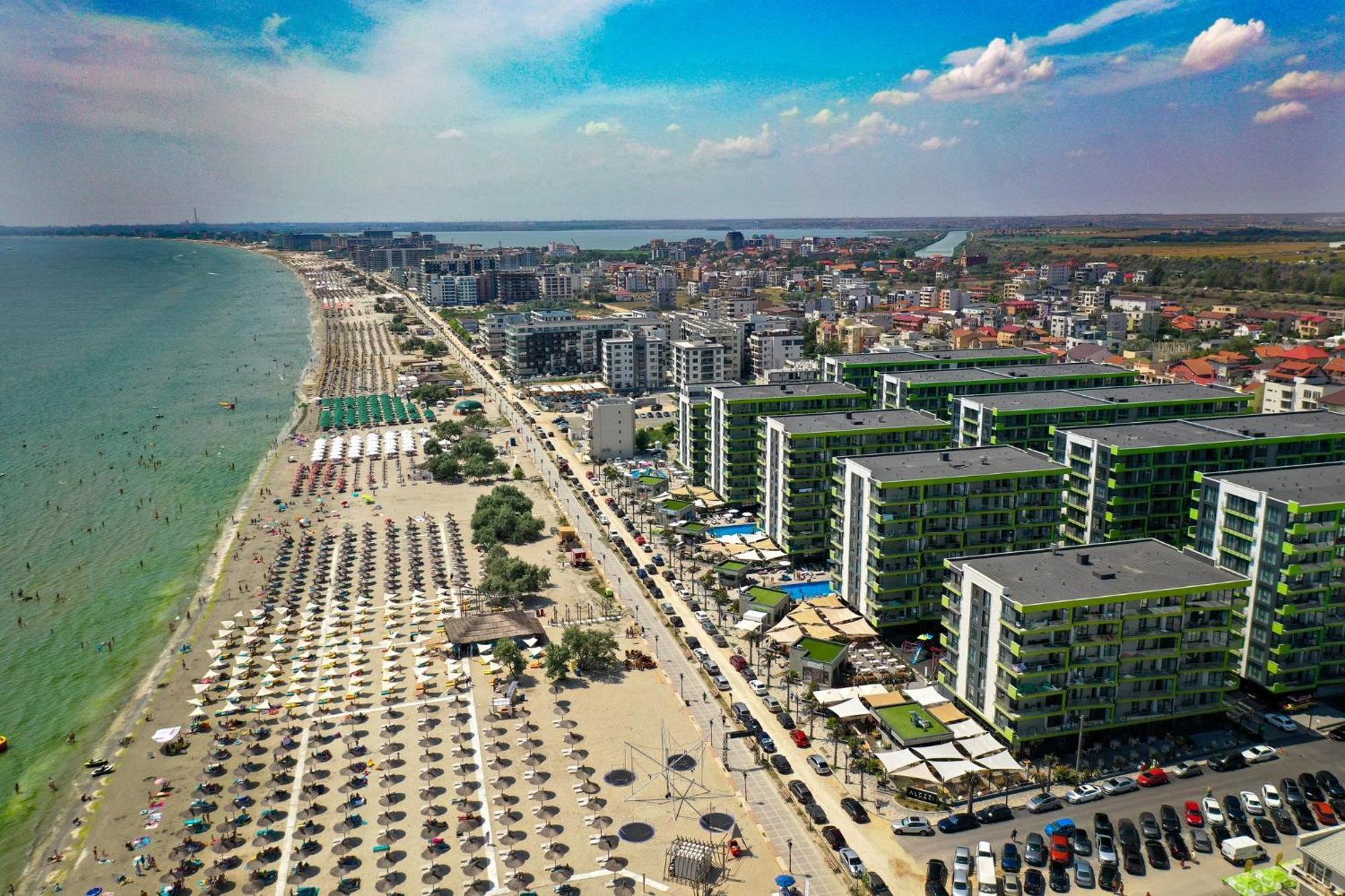Apartament Sunway Alezzi Beach Năvodari Exterior foto