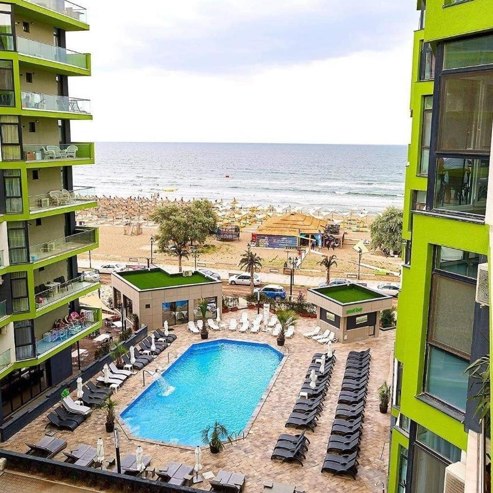 Apartament Sunway Alezzi Beach Năvodari Exterior foto